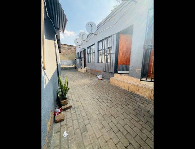 0 BEDROOM HOUSE FOR SALE IN COSMO CITY